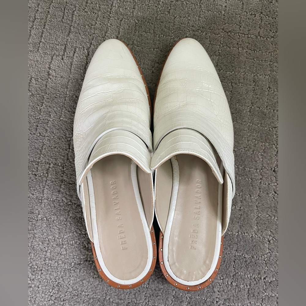 Freda Salvador Keen White Mule